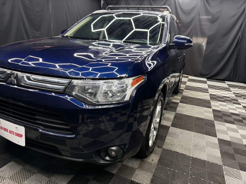 Photo 3 of 2014 Mitsubishi Outlander SE