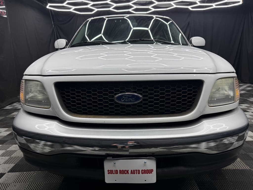 Photo 2 of 2002 Ford F-150 King Ranch