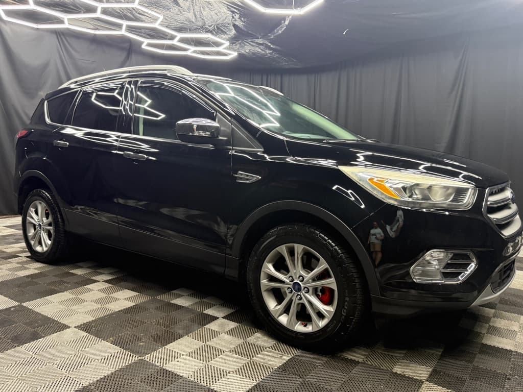 Photo 4 of 2017 Ford Escape SE