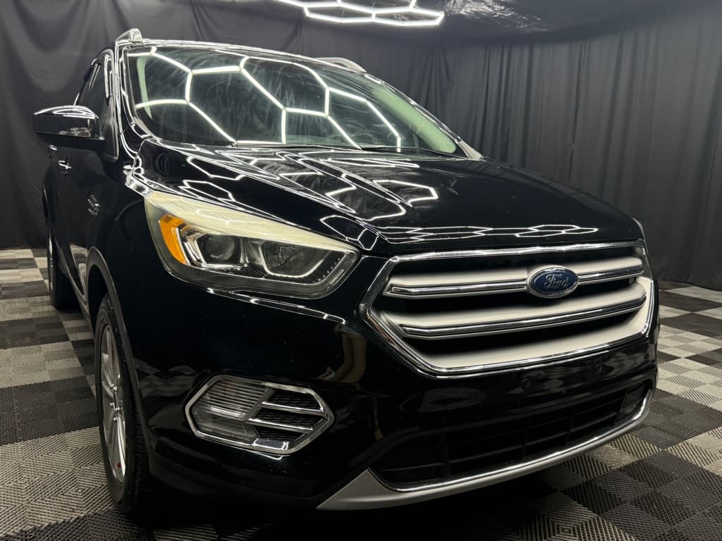 Photo 1 of 2017 Ford Escape SE