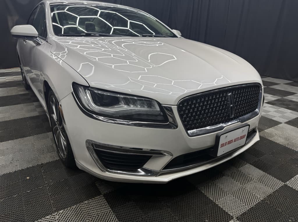 Photo 1 of 2019 Lincoln MKZ Reserve I