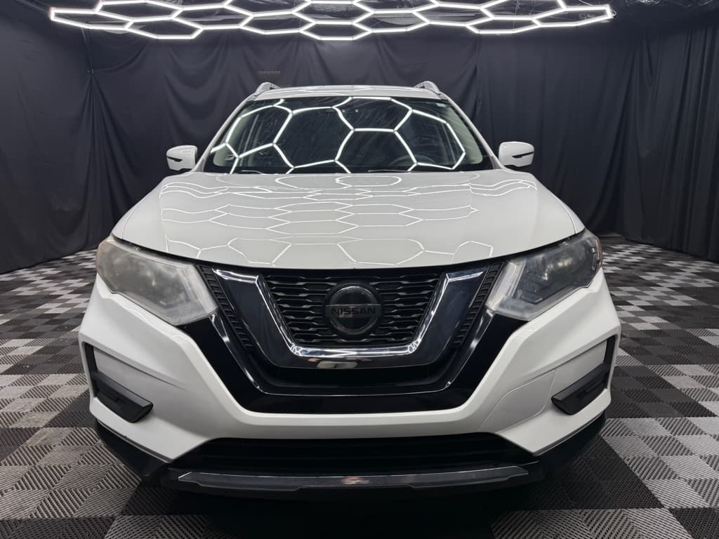 Photo 2 of 2019 Nissan Rogue S