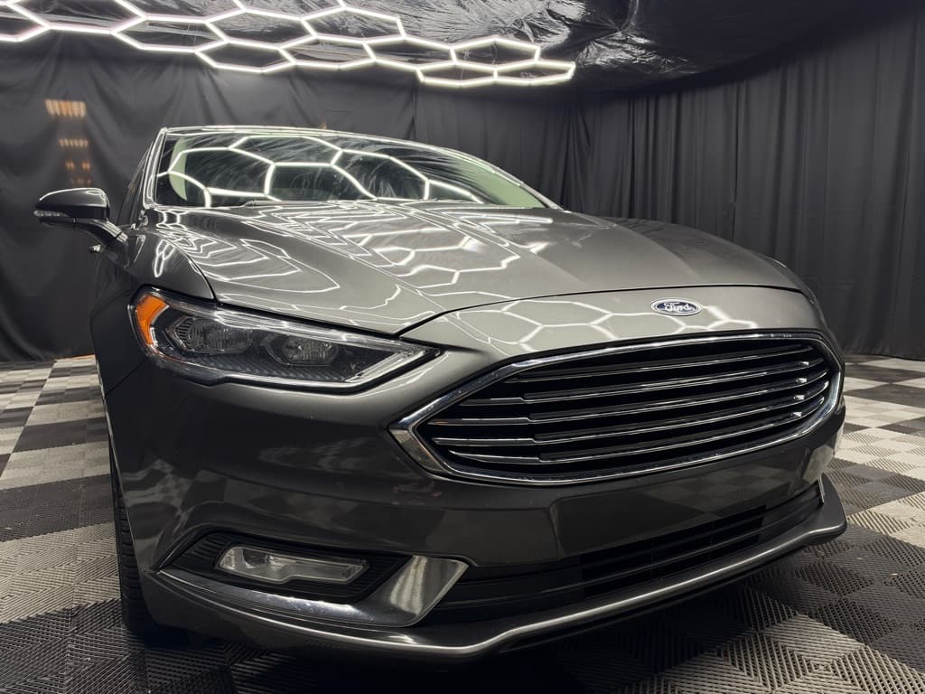 Photo 1 of 2018 Ford Fusion Hybrid Titanium